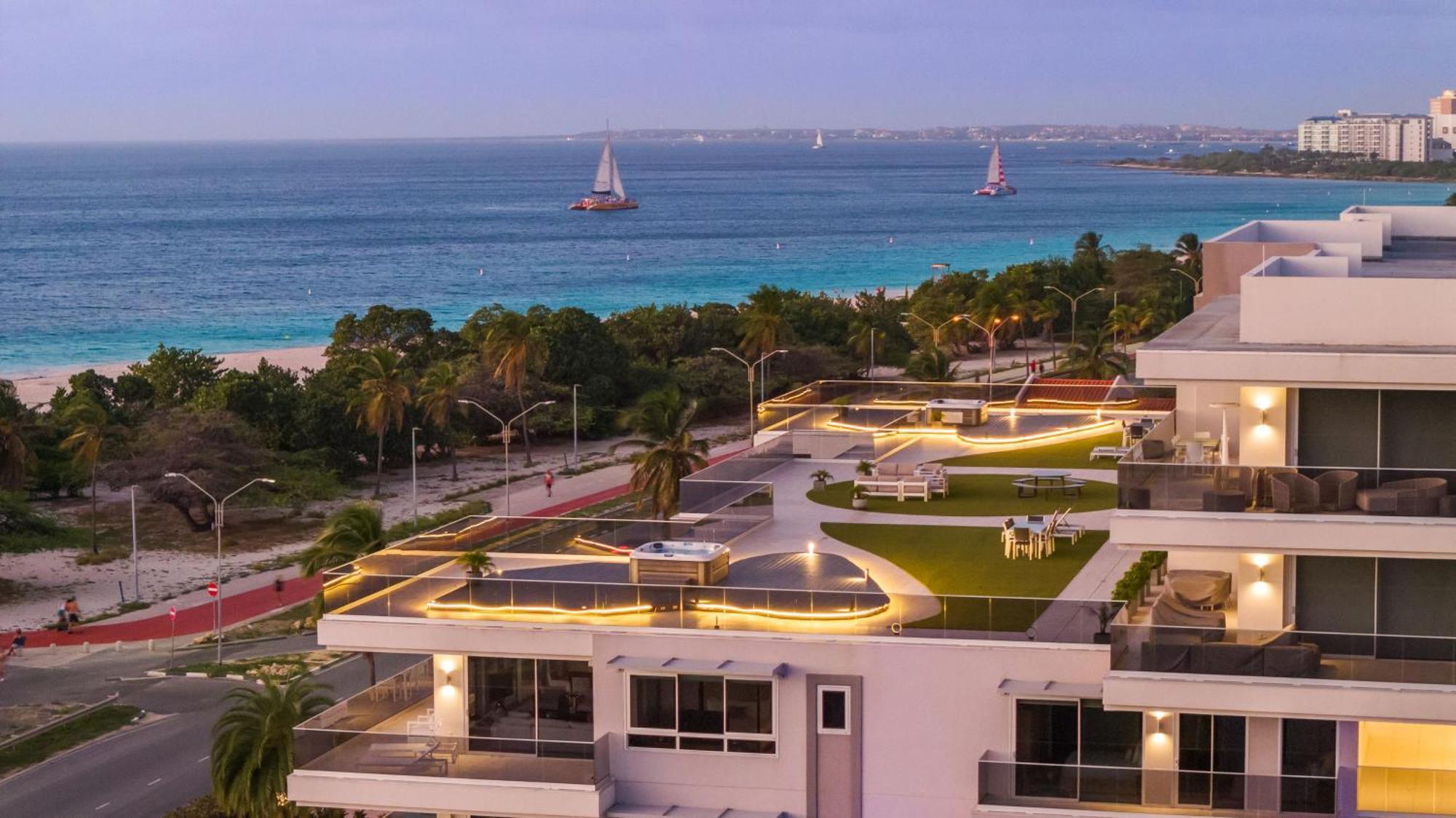 O Condominium Beachfront Residences, By Bocobay Aruba Palm Beach Kültér fotó